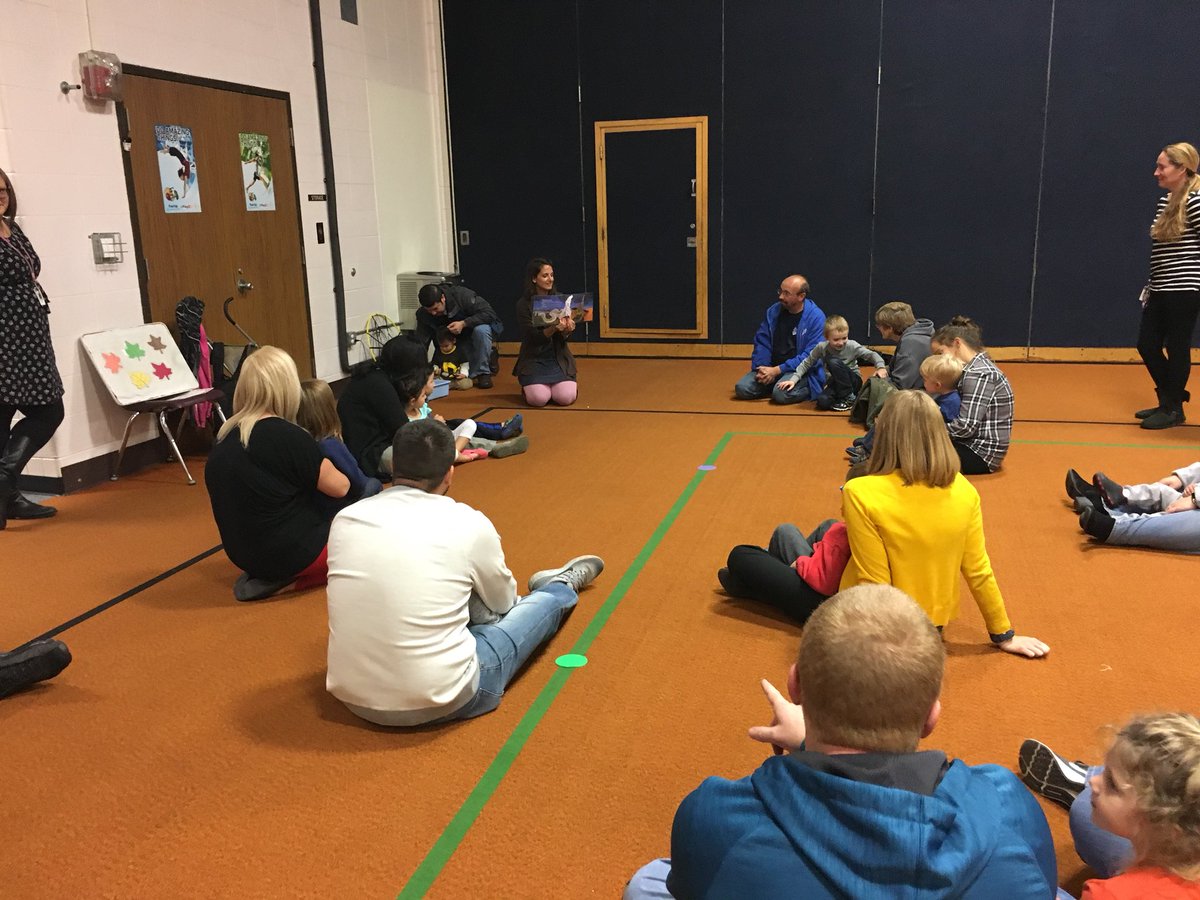 mrsamysclass's tweet photo. Great turn out for our Parent Night! We had a mock circle time: read Big Pumpkin and searched for the hiding 🎃 #decaturproud #leebabyhawks https://t.co/RyGZM5hhsW
