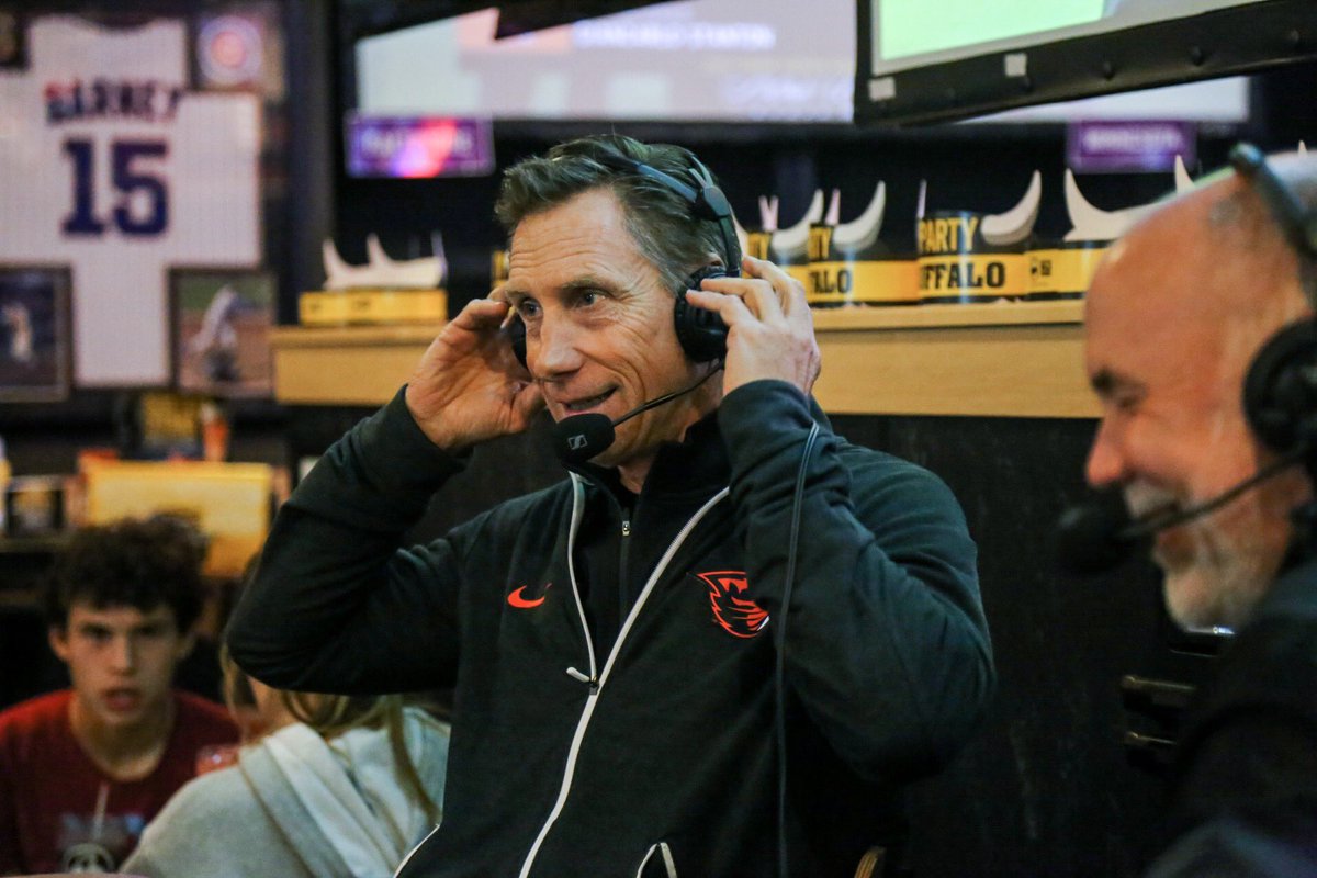 .<a href="/CaseysCorner5/">Pat Casey</a> &amp; <a href="/BeaverBaseball/">Oregon State Baseball</a> can’t wait to see you in the Spring 🙂⚾️🔶⬛️ #GoBeavs