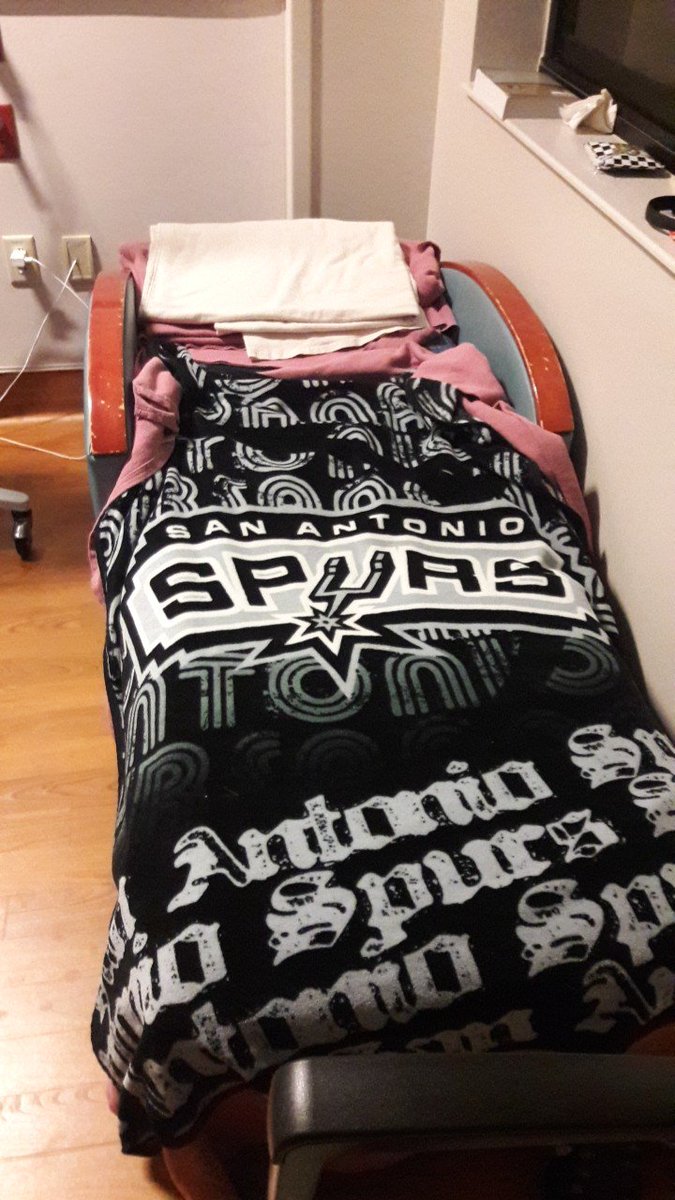 itzgraceland's tweet photo. When the boys are playing and ya chillin with ya mama lol #GoSpursGo #weLOVEourSPURS #hospitalstay #momisgreat
#BeatDaHeat https://t.co/tVEuBmJaZe