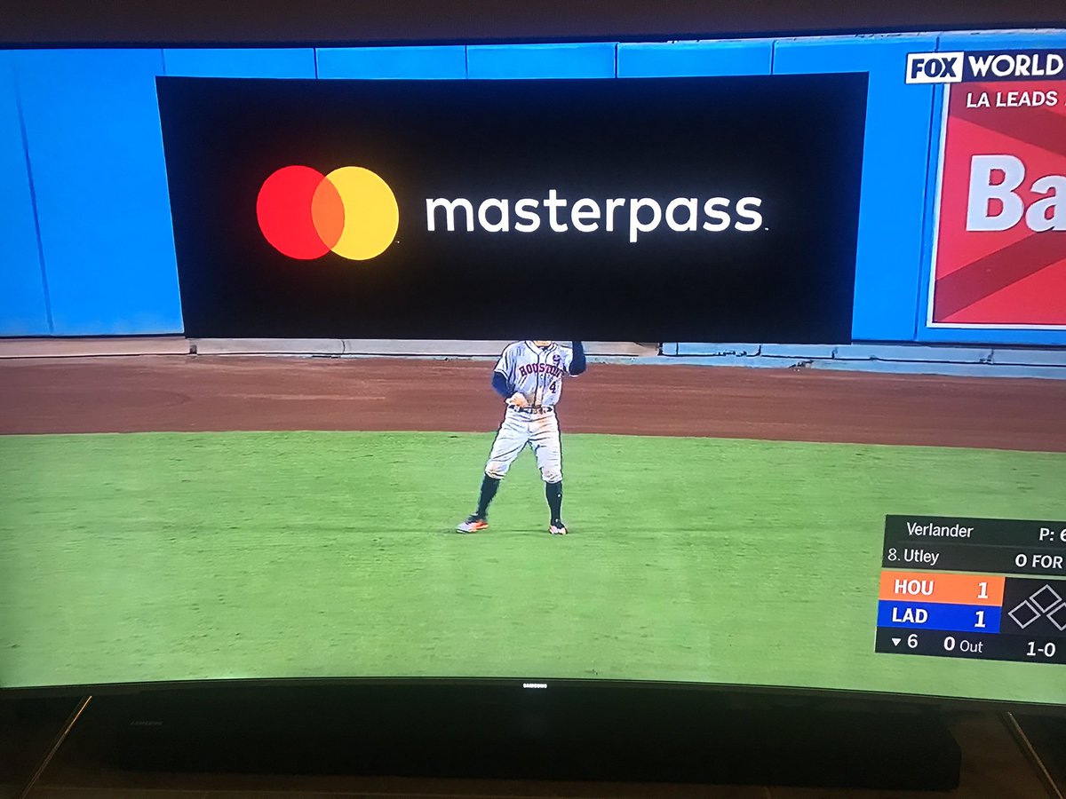 rjlr7's tweet image. Happy Halloween! 🎃 #greenscreenproblems #WorldSeries     @MLBONFOX