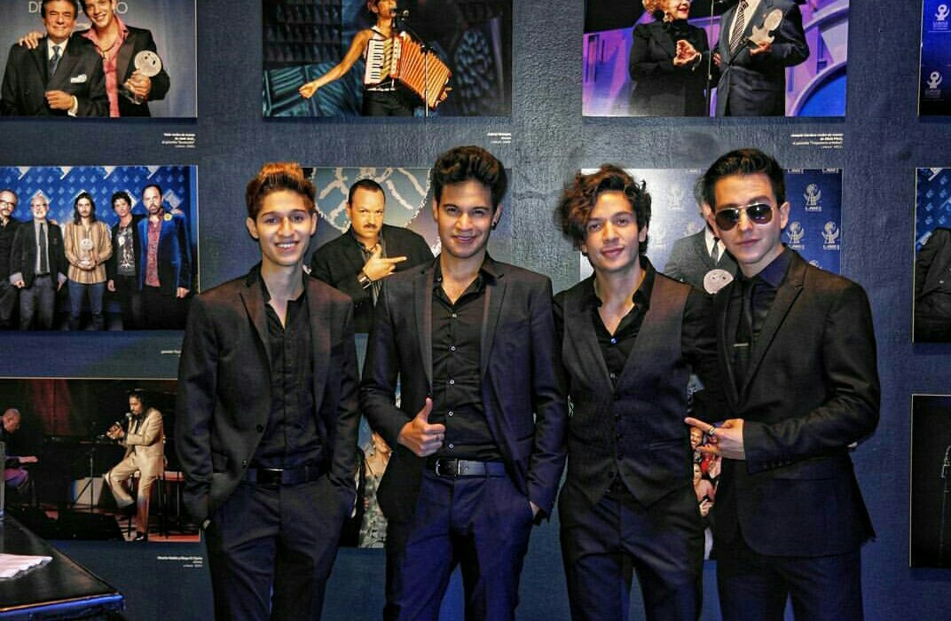 inviten a  <a href="/SomosLoreto/">Loreto</a>  al #Evento40Gdl plix den la oportunidad, no se arrepentirán escuchen "Perfecta Para mi" #LoretoEnElEvento40Gdl