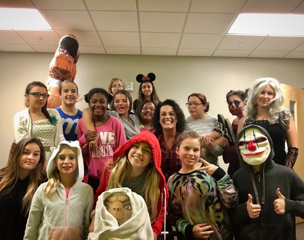 amber_steady's tweet photo. So this is my fam, my squad, my heart. ❤️(missing some) #SPINBP #SPINStrings #Halloween2017 @spinBP https://t.co/6fTkPZ6PyA