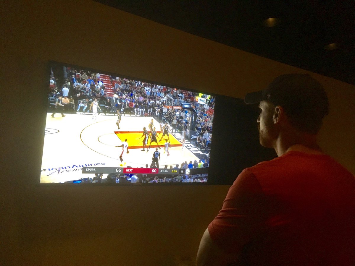 mattbonner_15's tweet photo. This Bruno Mars concert is awesome! #GoSpursGo
P.S. I'm joking... his show is wicked good #GoBrunoGo
@AndrewMonaco_Sr @RicRenFSSW https://t.co/jrgvSuPJOh