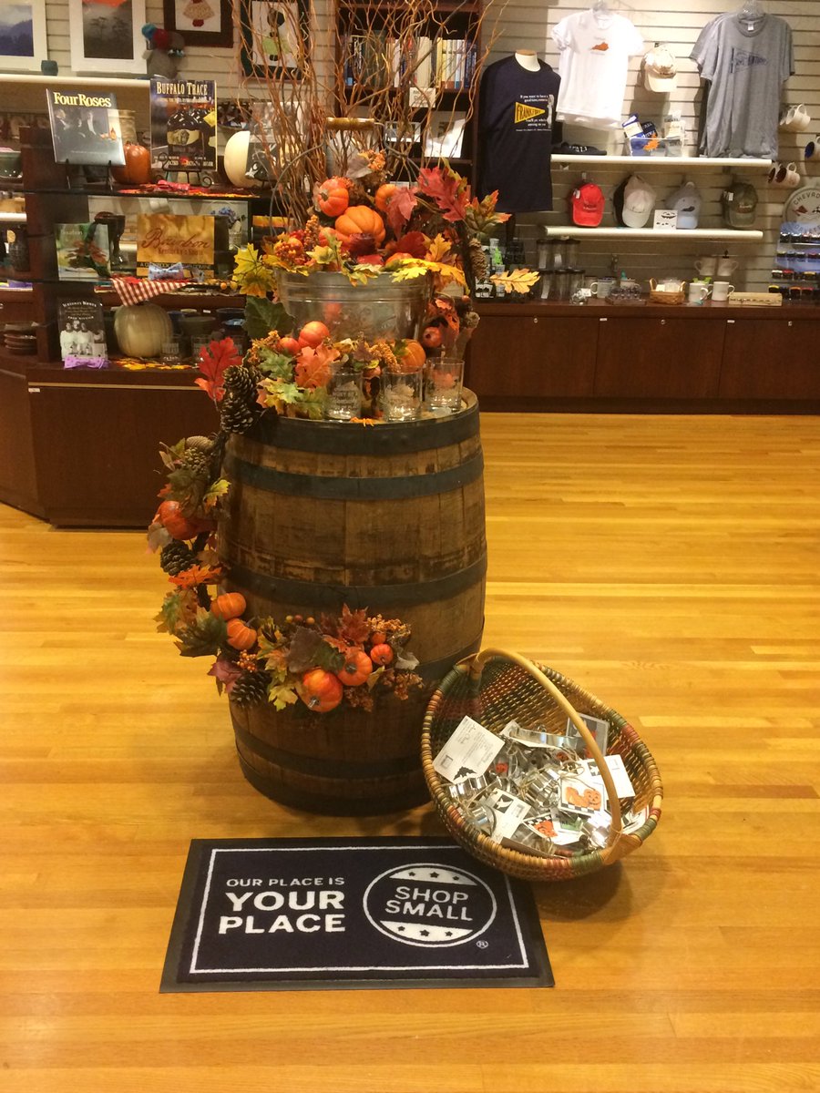 KY_MainStreet's tweet photo. New swag to celebrate Small Business Saturday at the Kentucky History Center courtesy of KYMS! https://t.co/luSqbONdUC