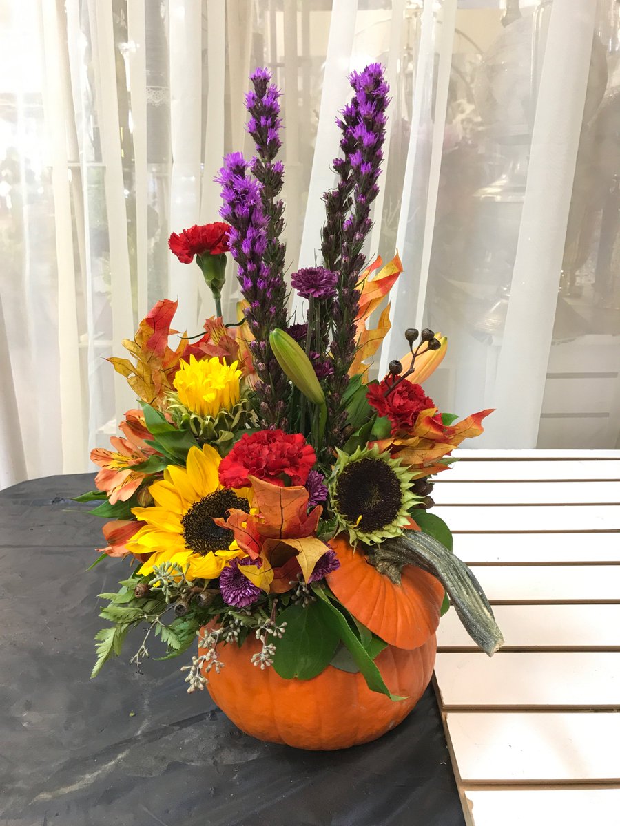 Autumn leaves and pumpkins, please!