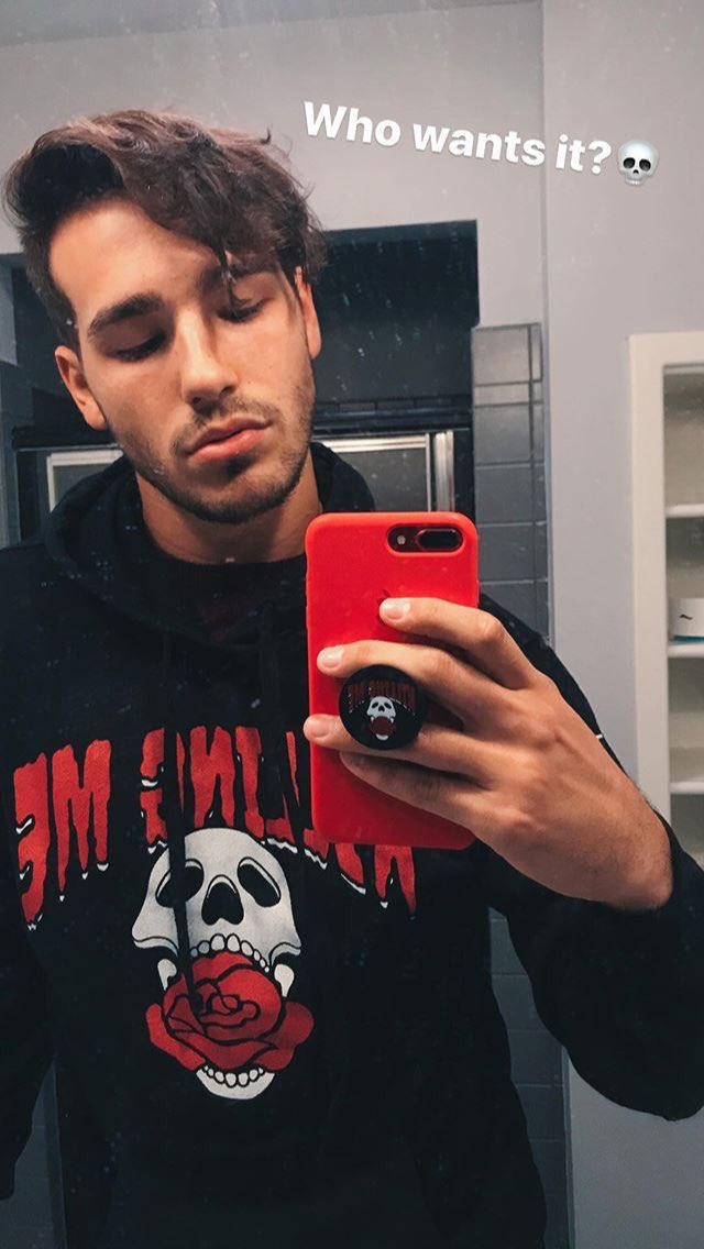 JacobWGermany's tweet image. he's also going to bring out a matching popsocket!