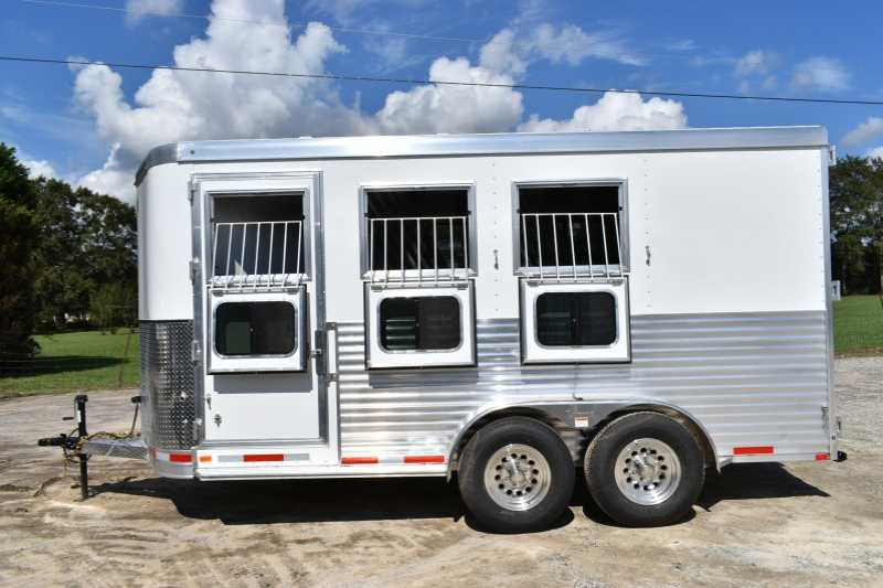DixieHorseMule's tweet image. Just Arrived! 2018 @Lakota #3Horse #BumperPull with 2' #DressingRoom - $14,150 dhmco.com/trailer.asp?id…