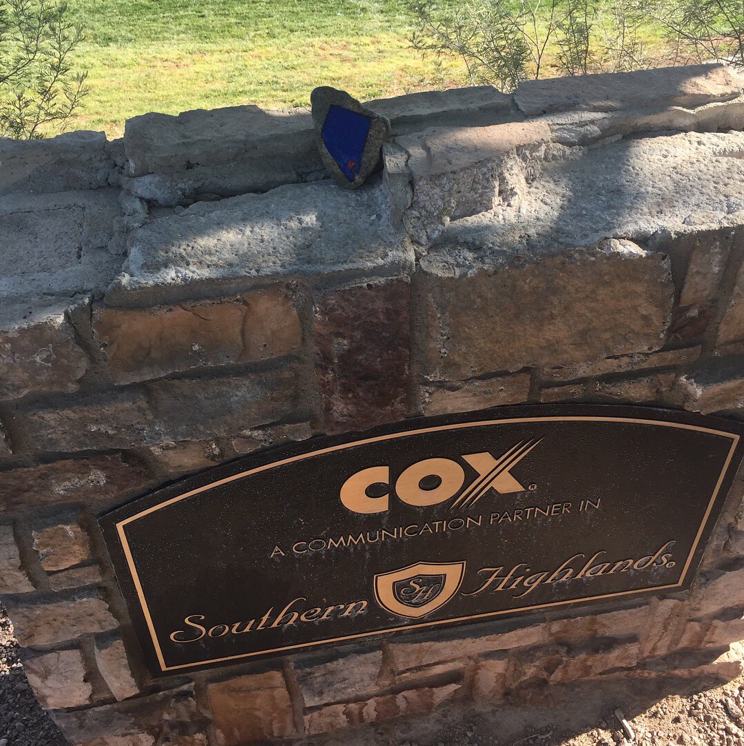 cpete1473's tweet photo. Found this while walking the dog in southern highlands pretty cool! #lasvegaspaintedrocks https://t.co/xlkUZpbixn