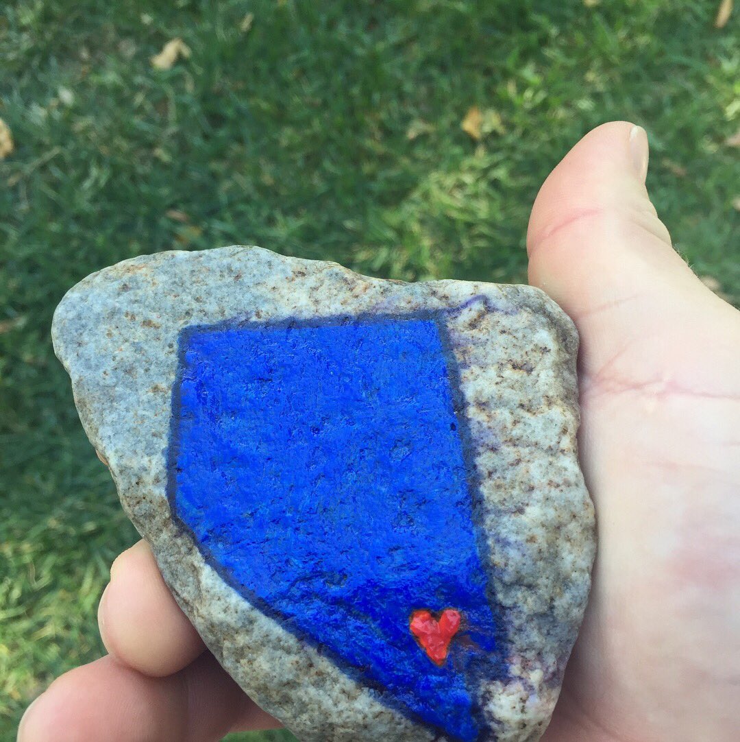 cpete1473's tweet photo. Found this while walking the dog in southern highlands pretty cool! #lasvegaspaintedrocks https://t.co/xlkUZpbixn