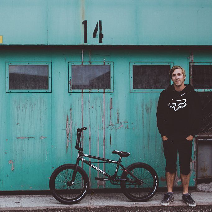 1664BMX's tweet photo. Nice shot of @dpbmx 👍 https://t.co/K7JHvKL3Dm