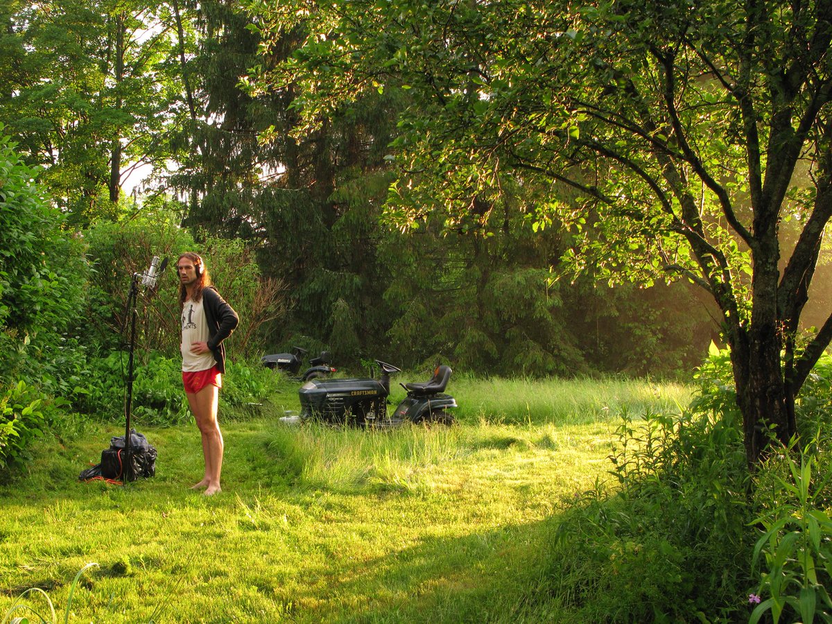 Fun fact:
The first few bars to Track 3 were recorded outside at Noah Murphy's insistence.
open.spotify.com/track/6TLVJ2rW…