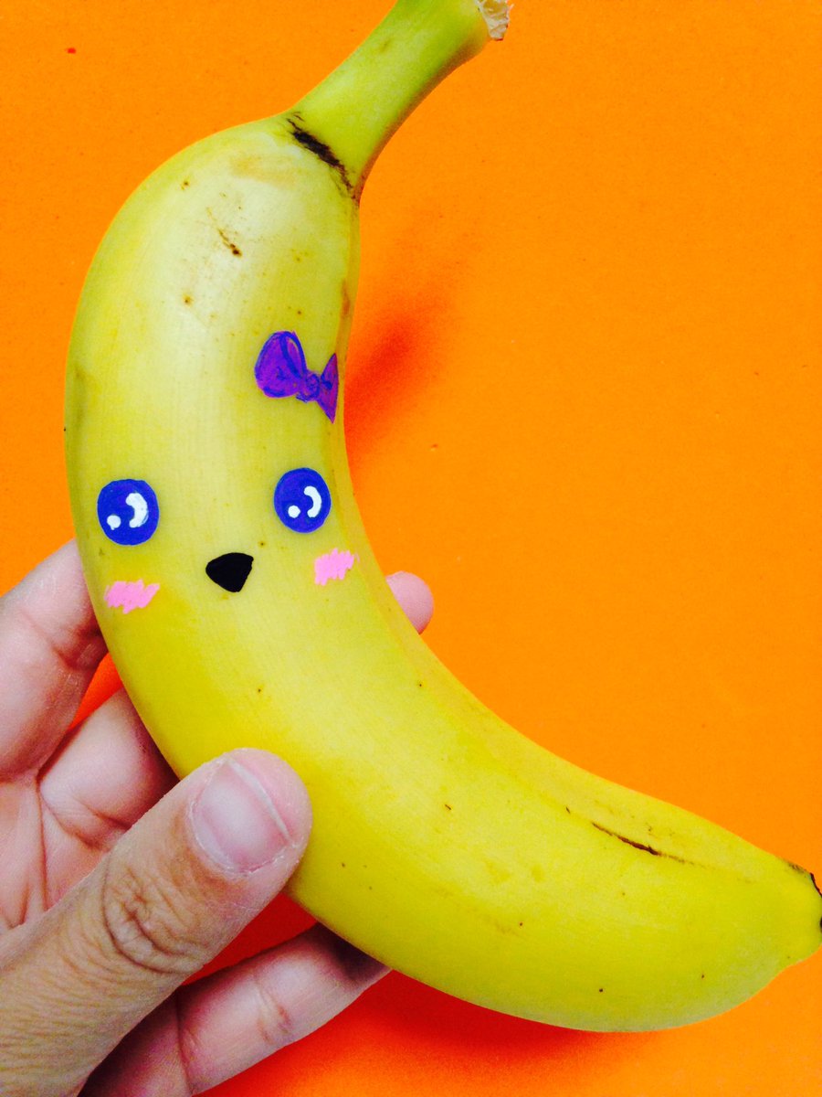pa_ru_pu's tweet photo. A veces hay que parupear un plátano para asegurárse de que tu hija va a desayunar bien en el cole y te va a sentir cerca. 😊#parupu #diy https://t.co/EWbP5T9v6g