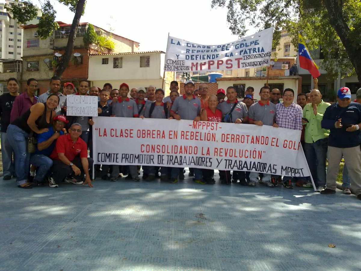 oskr278's tweet photo. La tercera parte d la población venezolana está constituida X obreros y empleados q estamos con el proyecto revolucionario! #COMITEPROMOTOR! https://t.co/s2b1HCkoQX
