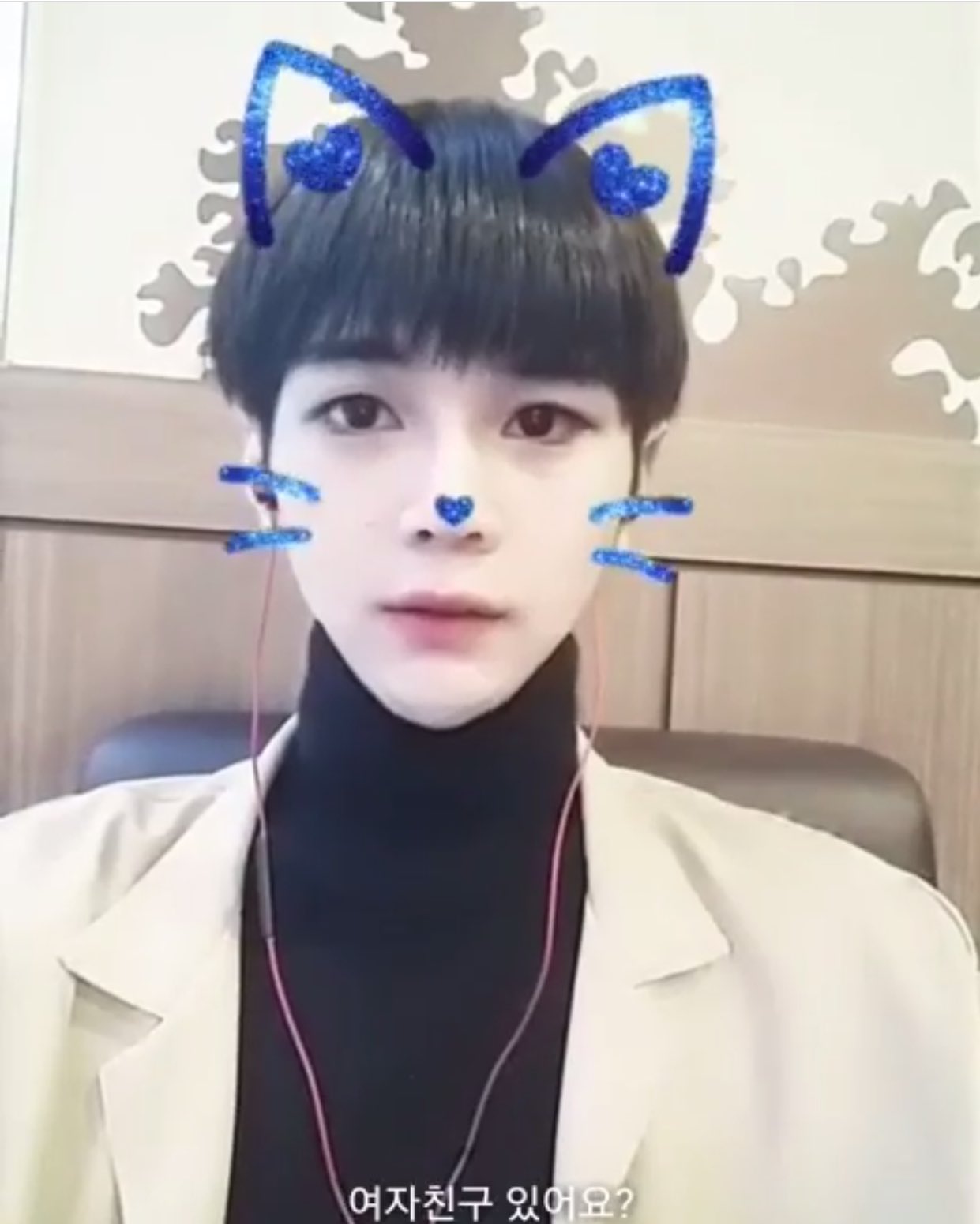 kim minsung pics ♡ on Twitter: "🖤 i love seeing u smile…