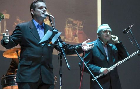 NOTIRIVAS's tweet photo. #FICMAYA | "Como mi música no hay dos" dirá la agrupación Yahal Kab hoy a las 8 p.m. en el Parque de la Madre de #Mérida. 🎤🥁 https://t.co/lEh7KKjq9E