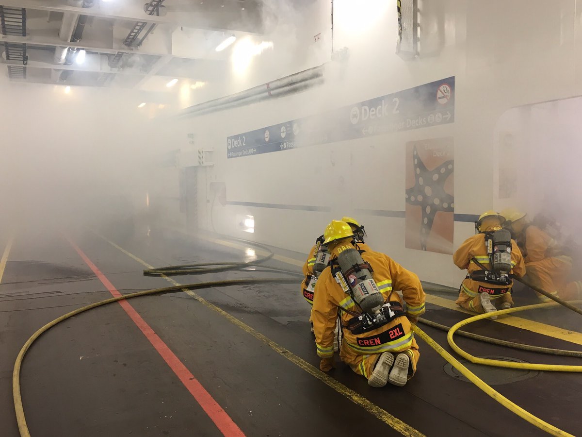 CoastGuardCAN's tweet photo. Highlights from day 1, exercise in #BC, preparing for a major maritime incident. Special thanks to #SaltSpring island community #BCEX17 https://t.co/lgi7J0W8ag