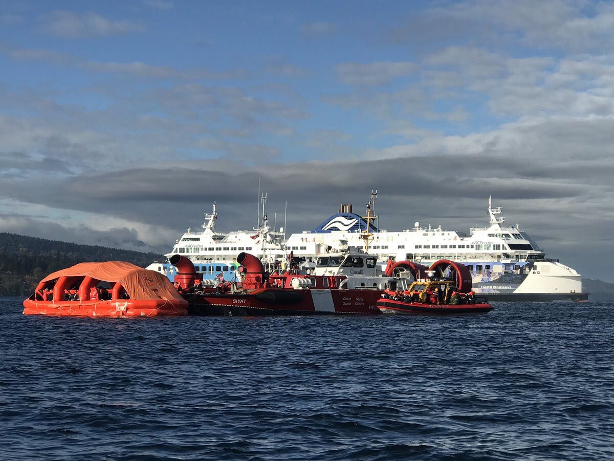 CoastGuardCAN's tweet photo. Highlights from day 1, exercise in #BC, preparing for a major maritime incident. Special thanks to #SaltSpring island community #BCEX17 https://t.co/lgi7J0W8ag