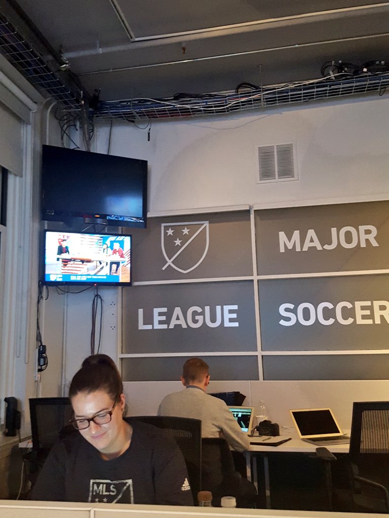viewfromcouch's tweet photo. On that new studio tip. Ready for them #MLSCupPlayoffs KO Round openers. #MLSDigital https://t.co/acSLMlA8vJ