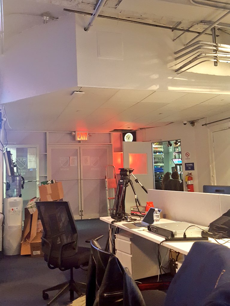 viewfromcouch's tweet photo. On that new studio tip. Ready for them #MLSCupPlayoffs KO Round openers. #MLSDigital https://t.co/acSLMlA8vJ