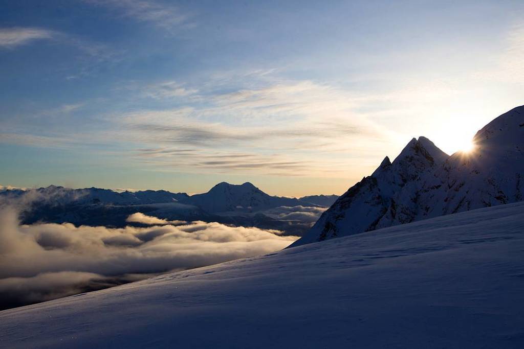 The Tantalus Range. One of the Sea to Sky's backcountry gems. Not for the feint of heart. Early morning flights re… ift.tt/2iC9uVn