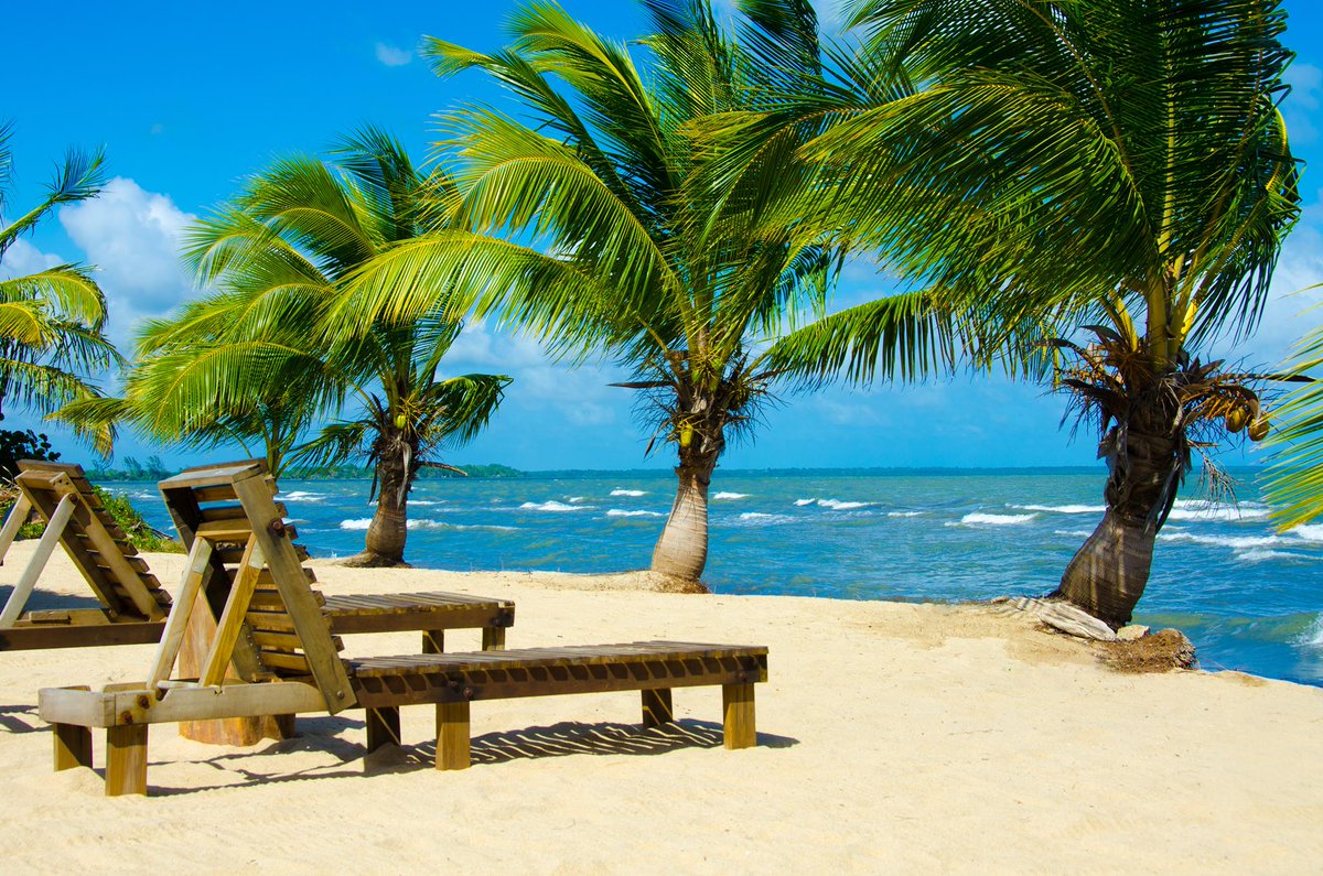 belizehub's tweet photo. Forbes Says to Visit Belize for Fall and Winter: https://t.co/Nl2EdSTTVm #Belize #VisitBelize #BelizeWinterVacations #FallinBelize #Barefoot https://t.co/9zL123kGNH