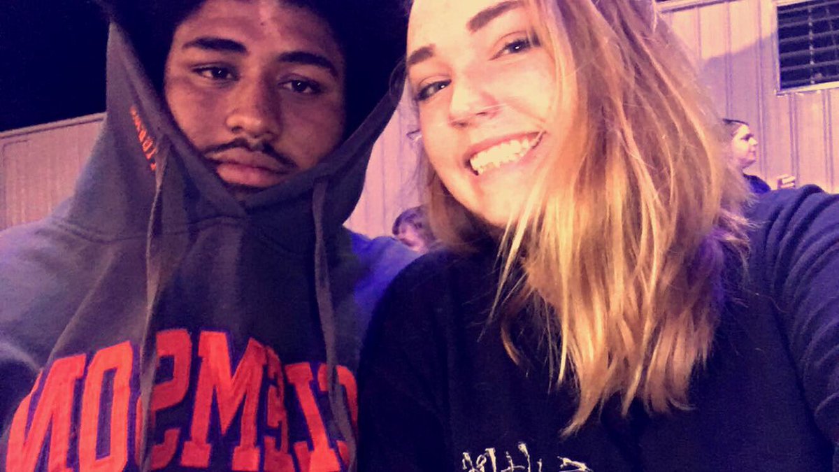 brittarddd4's tweet photo. Love doesnβt make the world go round. Love is what makes the ride worthwhile. ππ #fair2017 https://t.co/pIMPjmysFT
