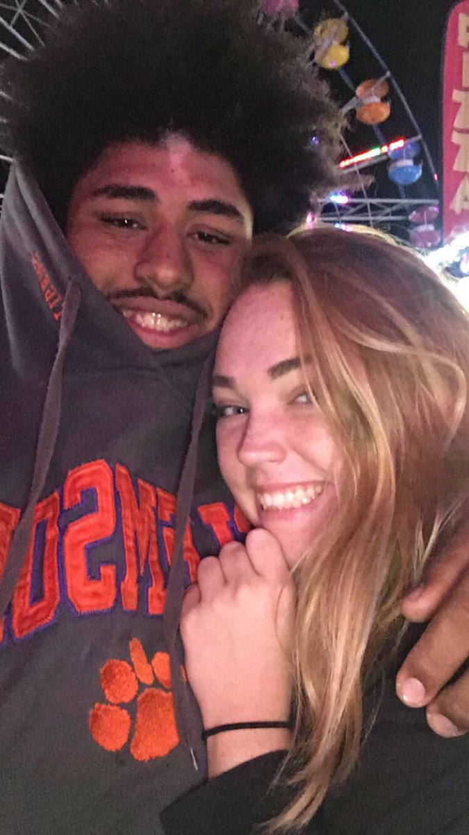 brittarddd4's tweet photo. Love doesnβt make the world go round. Love is what makes the ride worthwhile. ππ #fair2017 https://t.co/pIMPjmysFT