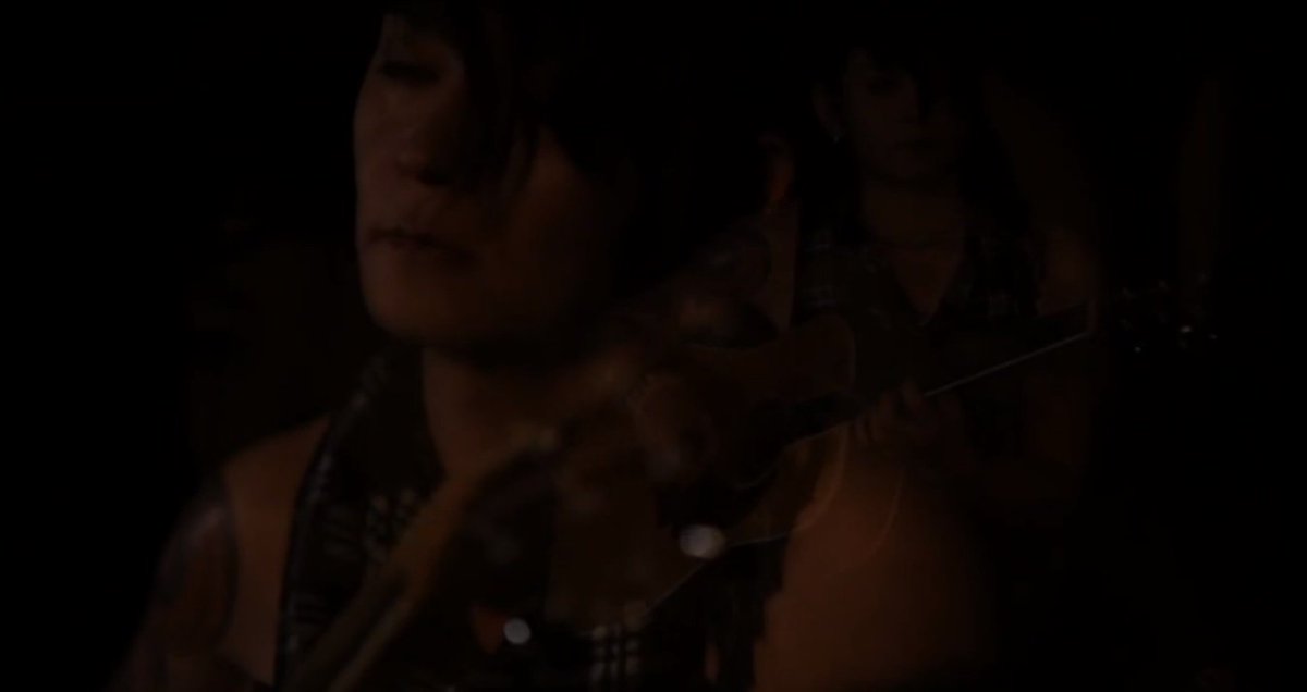 angelalovesbvb4's tweet photo. @VAMPS_JPN #ScreenShots from #myfirstlast video of #KAZ @djsakura666 @WinterFal_l 💋💋💋❤️🖤❤️🖤❤️😍😍💞💞💀☠️ https://t.co/xQPyrmHFjp
