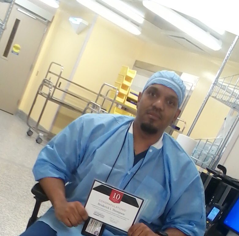 IAbushaikha's tweet photo. Congratulations Brodrick for making 10 years at MD Anderson. 👍 https://t.co/N74W6rGCJb