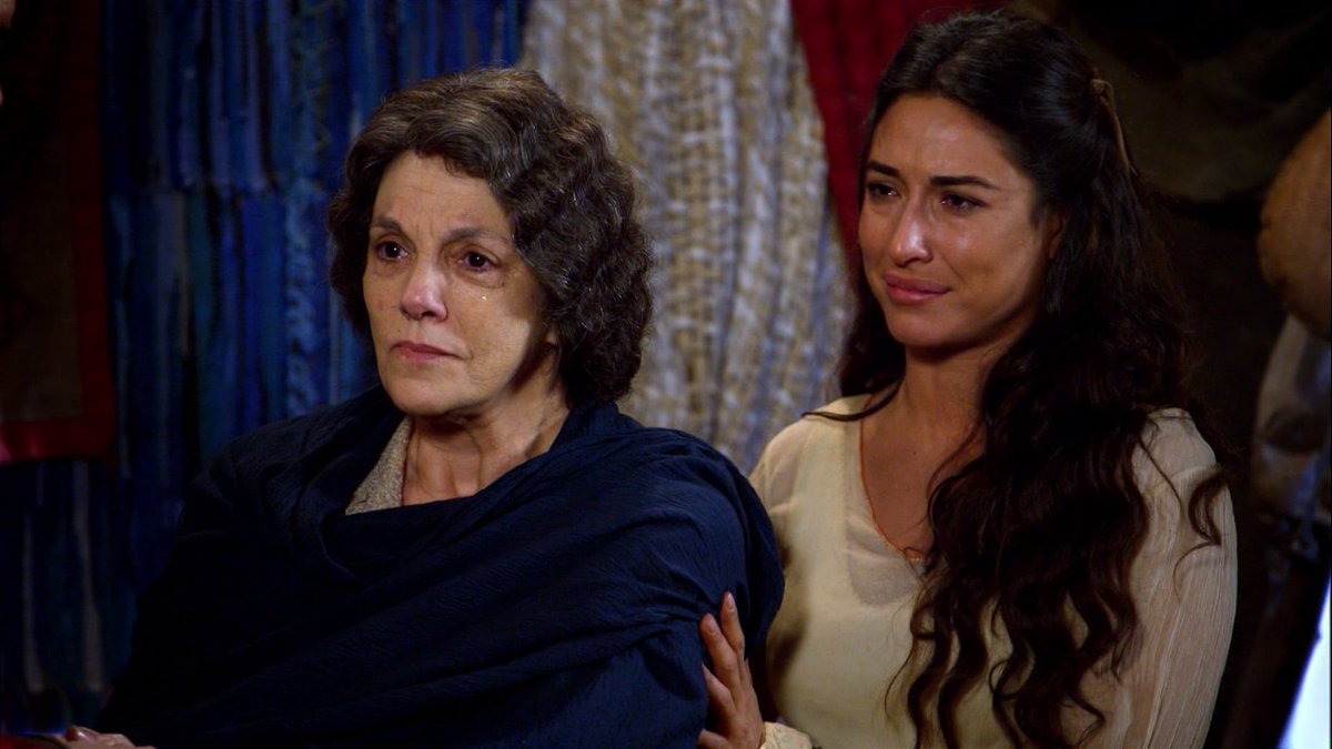 Telefuturo's tweet photo. #Jocabed y #Miriam no pueden creer que #Nadab y #Abiú están muertos! ¡Ellos nunca tomaron con seriedad el sacerdocio! #MoisesPy https://t.co/gP01SGMBRD