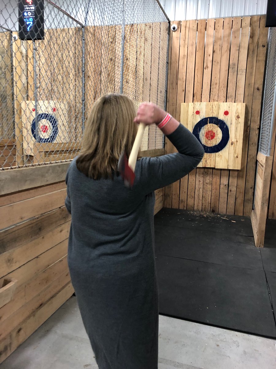 lauradianeappel's tweet image. Having some fun @flying_axes in Louisville. Bonding w/@RowdMap peeps. #🚫lowvalue