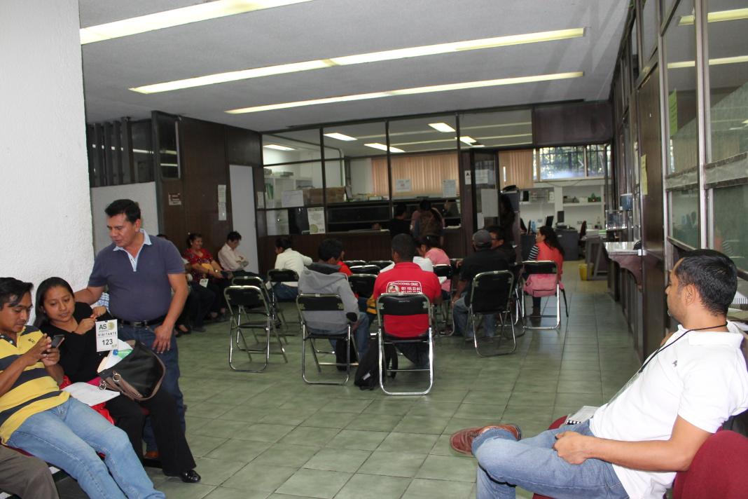 AltamiranoCat's tweet photo. #EstaTarde
Continúan #AutoridadesMunicipales, cumpliendo con la entrega del 3er Trimestre del Informe de #AGFyEF2017 ante la @Oaxaca_ASE. https://t.co/5Ydo6apyeG