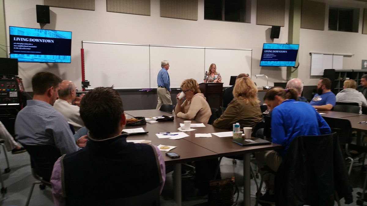 LXWI's tweet image. Great numbers at the first meeting for the proposed Downtown neighborhood association.  #laxwi