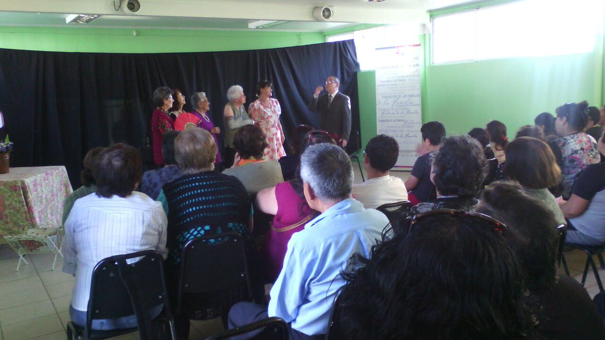 Nataliavidaurre's tweet photo. FunFaSanBernardo Gracias a @FunfasRecoleta  por visitarnos con su taller de teatro gran trabajo de adultos mayores @tererey3 @ndelpiano https://t.co/Oj8tDPwQs1