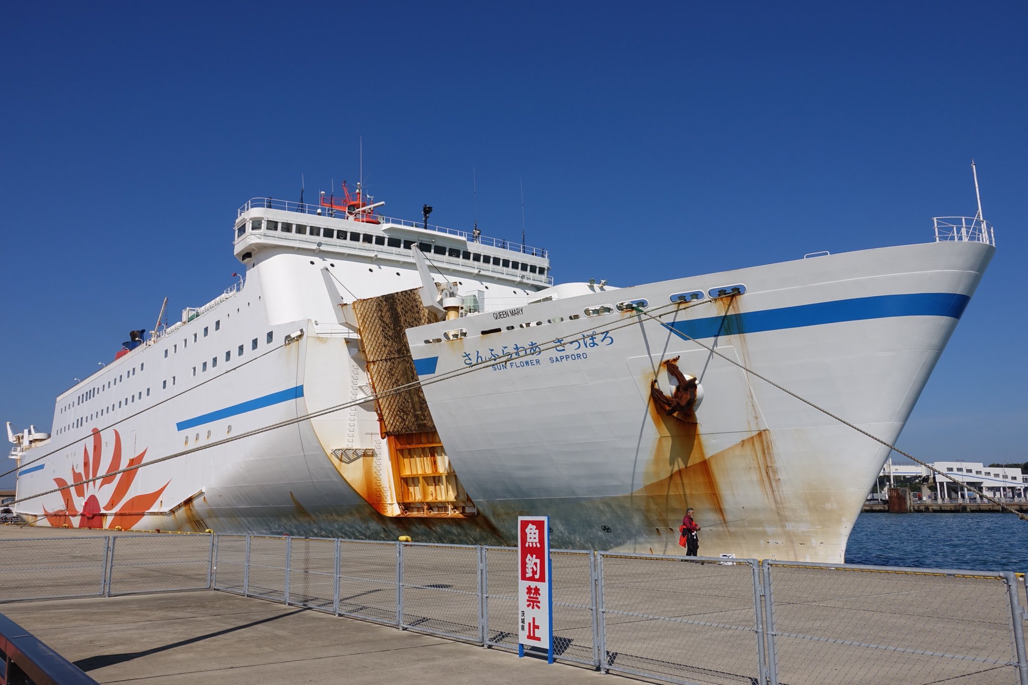 たのおま Queen Mary と改称し韓国籍になった前 さんふらわあ さっぽろ ですが 明日10 27出航と親切な韓国人船員が教えてくれました ガルパン 劇場版で立派に学園艦の代役を務めた本船 新たな旅立ちをフネ好きだけでなく是非ガルパンおじさんも祝っ