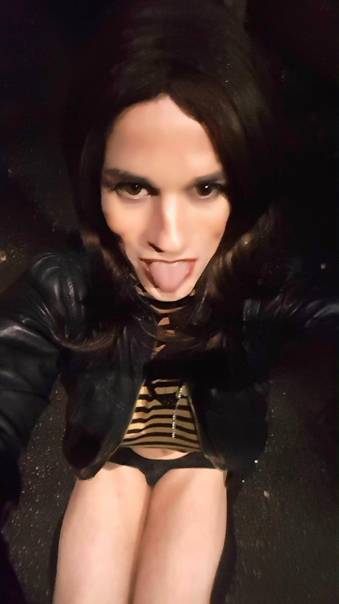 Islasukyoff's tweet photo. Yep I hear I'm pretty good with my tongue 😜😇 #tranny #tgirl #cd #fuckmenow #cum4me #bj #sex https://t.co/njD83BSzRD