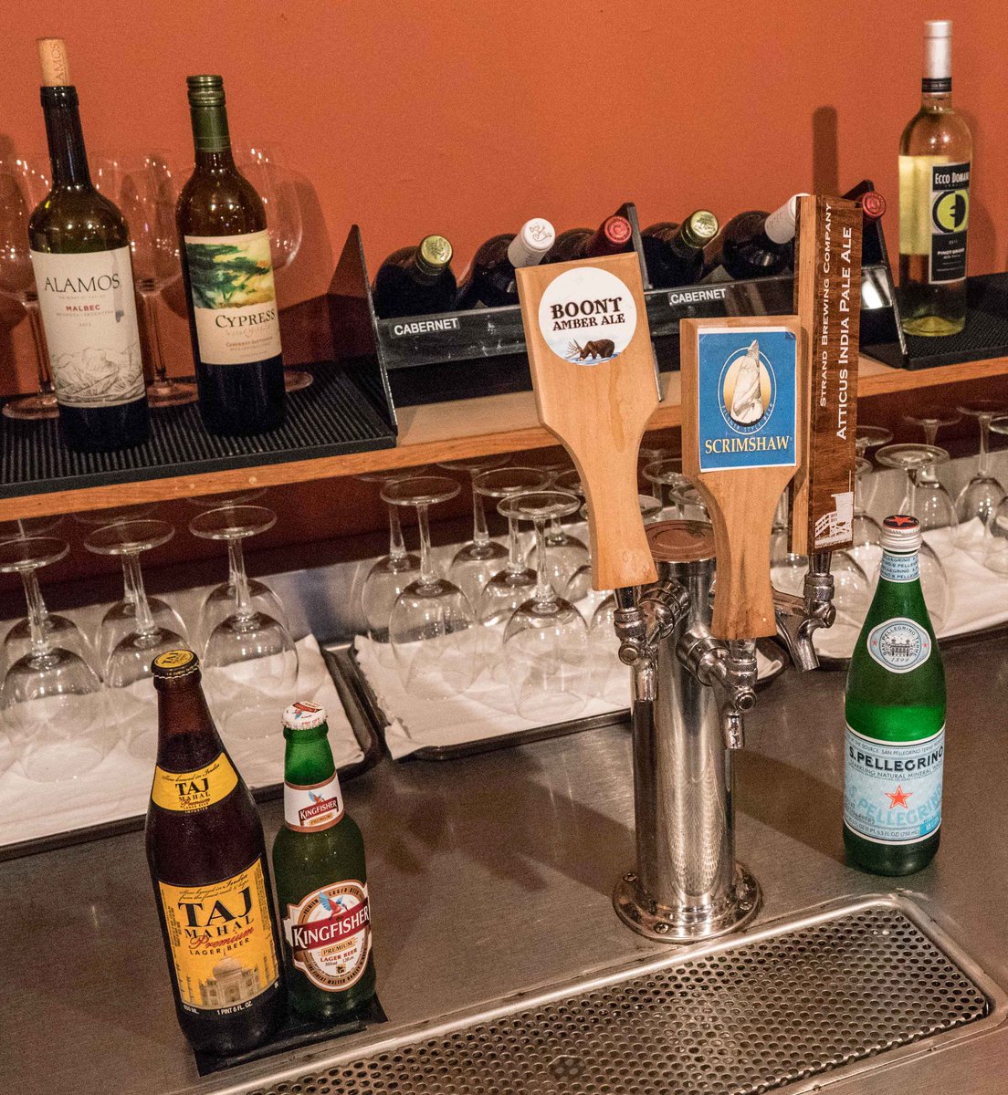DhabaSM's tweet photo. Starting TODAY, join us for Happy Hour and enjoy $5 beer &amp; $7 wine, Wednesday thru Friday 6-7pm. Cheers! #HappyHour #DrinkSpecials #DhabaSM https://t.co/jayOohD3oE