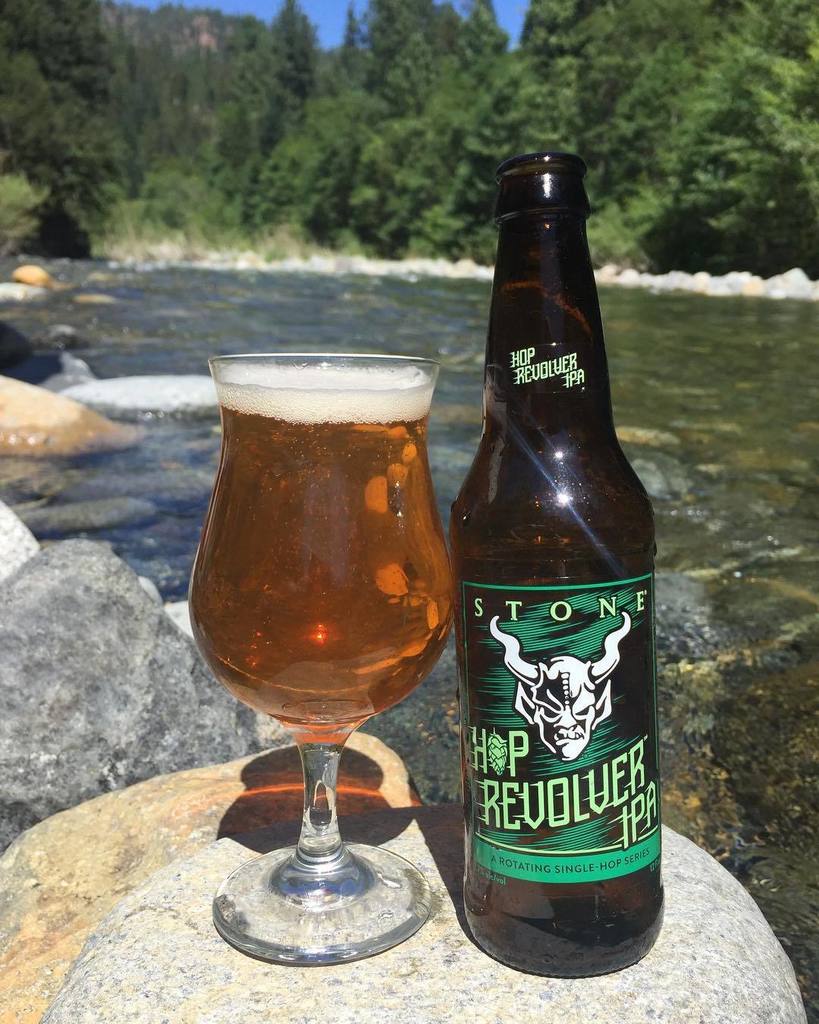 CraftBeerDudes's tweet photo. Today’s Craft Beer Review! 
Hop Revolver IPA - Loral
American IPA
Stone Brewing
Escondito, CA
7.70% ABV

Appearance - Pours a clear bright … https://t.co/HIrki3tiwH
