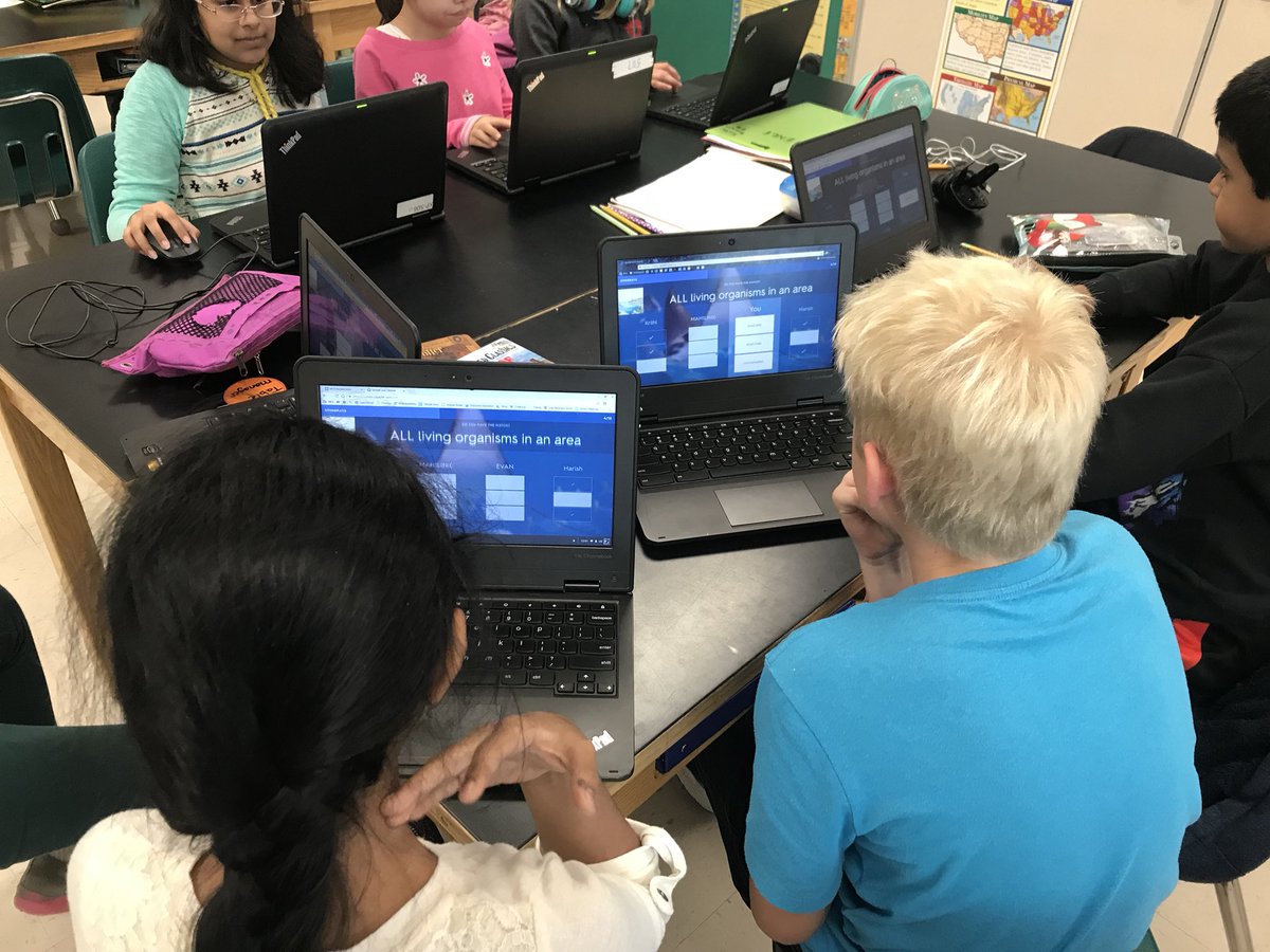 Anderson_teach's tweet photo. Nothing like a good old game of quizlet live😁 #MasonShines #MIStrong https://t.co/A6XMio6JWJ