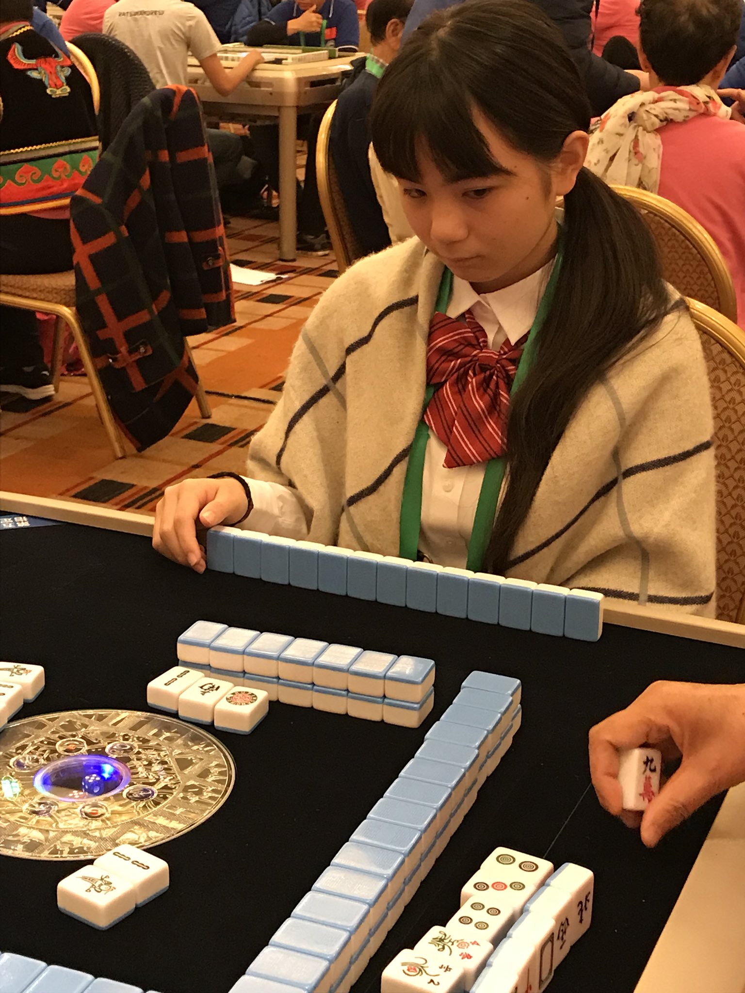 星野信夫 麻雀遊戯王 近代麻雀 第5回世界麻雀選手権 はじまったー 廣岡璃奈ちゃん 頑張れ T Co Duhx3xrmoy Twitter