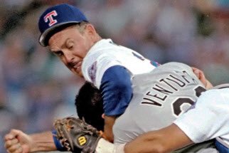 TxTopo72's tweet photo. LA just set the bar.  Htown first pitch should be reinactment of Ryan and Ventura.  I don't care if he was with Rangers...#HoustonStrong https://t.co/vCrhMdqxaj