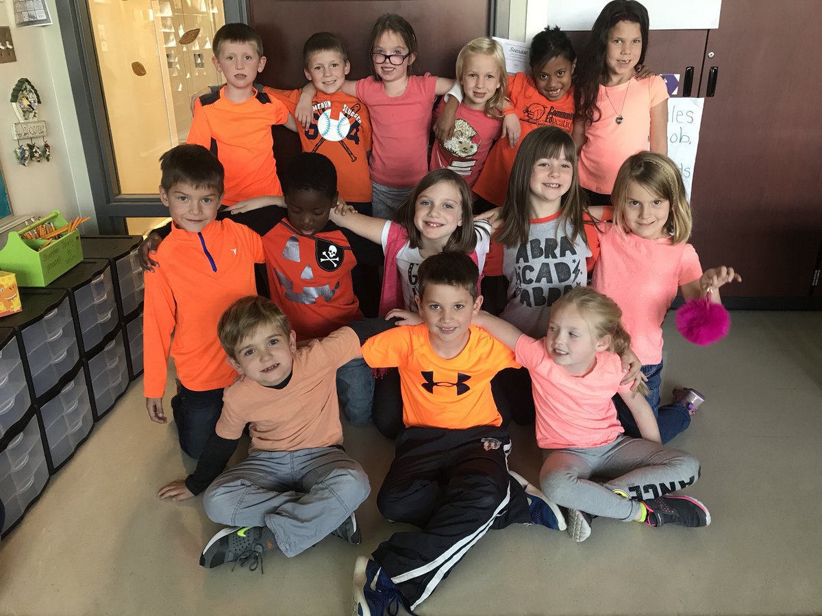 Happy Unity Day from first grade <a href="/HassanElem/">Hassan Elementary</a>! #unitedagainstbullying #UnityDay2017