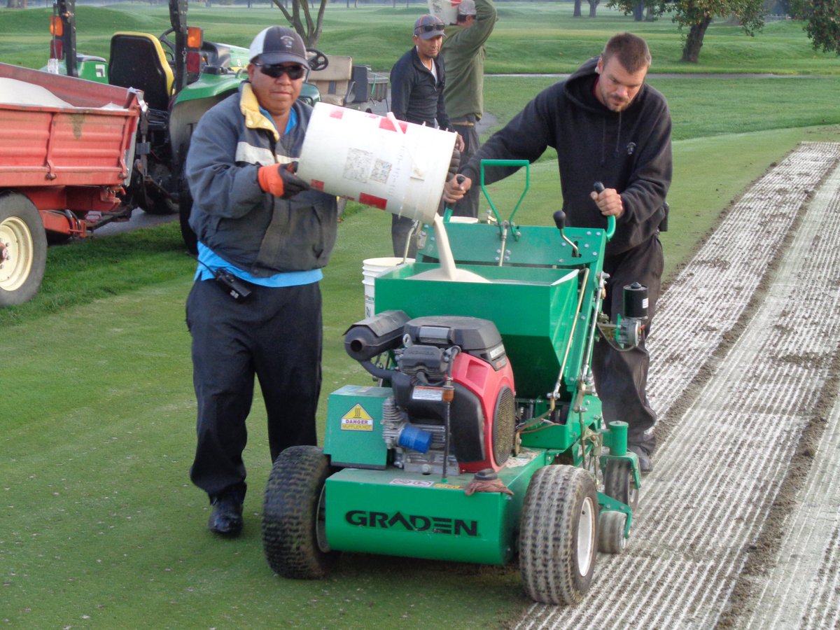 Wanny1898's tweet image. We could not have asked for better weather for fall aerification.
