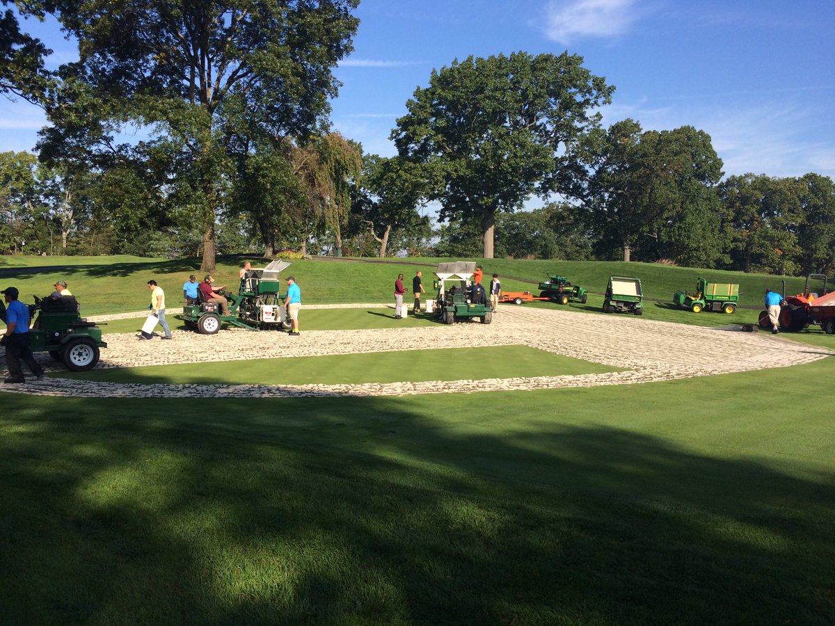 Wanny1898's tweet image. We could not have asked for better weather for fall aerification.