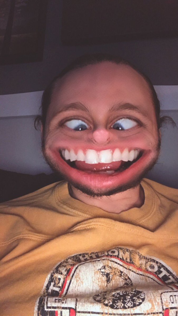 SSundee's tweet photo. Hey https://t.co/gWojWp8wuB