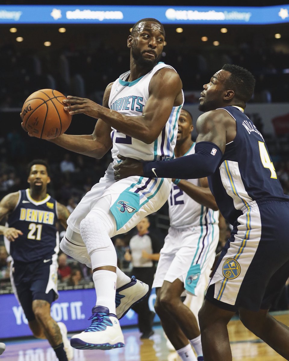 B/R Kicks - Kemba Walker wearing the Air Jordan 34 tonight