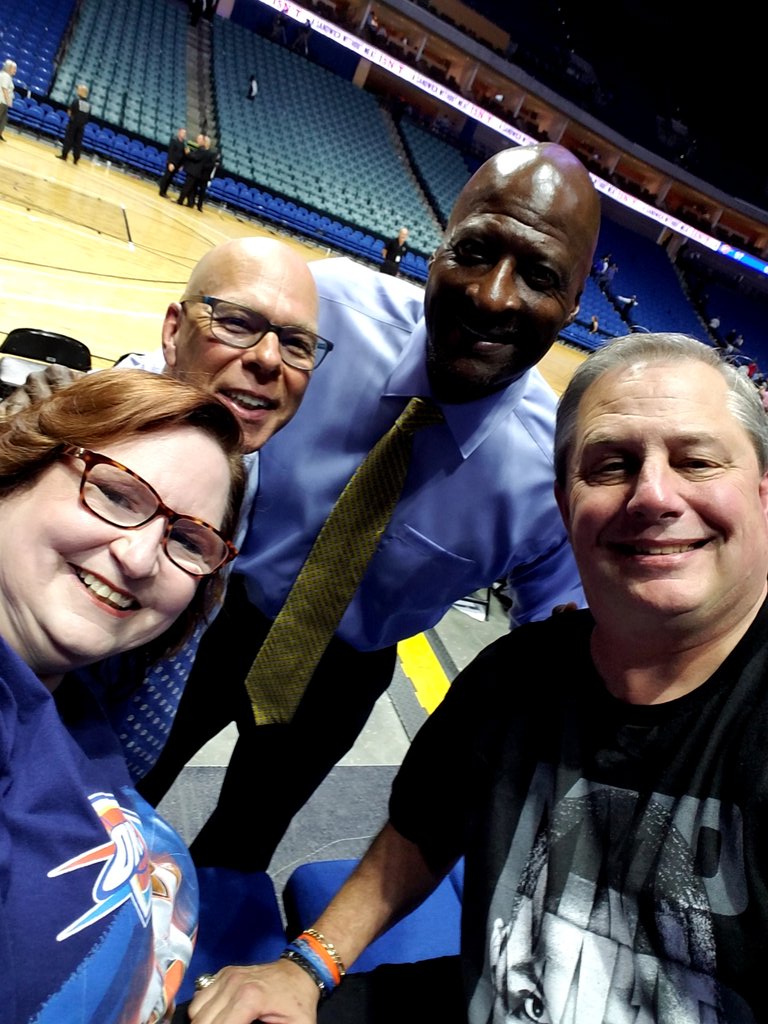 MikWalk1's tweet photo. @okcthunder with the best announcers in the NBA. #WeAreThunder https://t.co/rGECN6Flbu