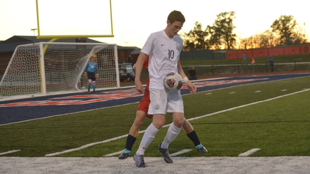 SoccerSTL's tweet photo. Final: a goal by Collin McDonough gives @SDsoccerFC the 1-0 win over @LibertyHSSoccer in the District title game. https://t.co/ujyAWV6ZJU