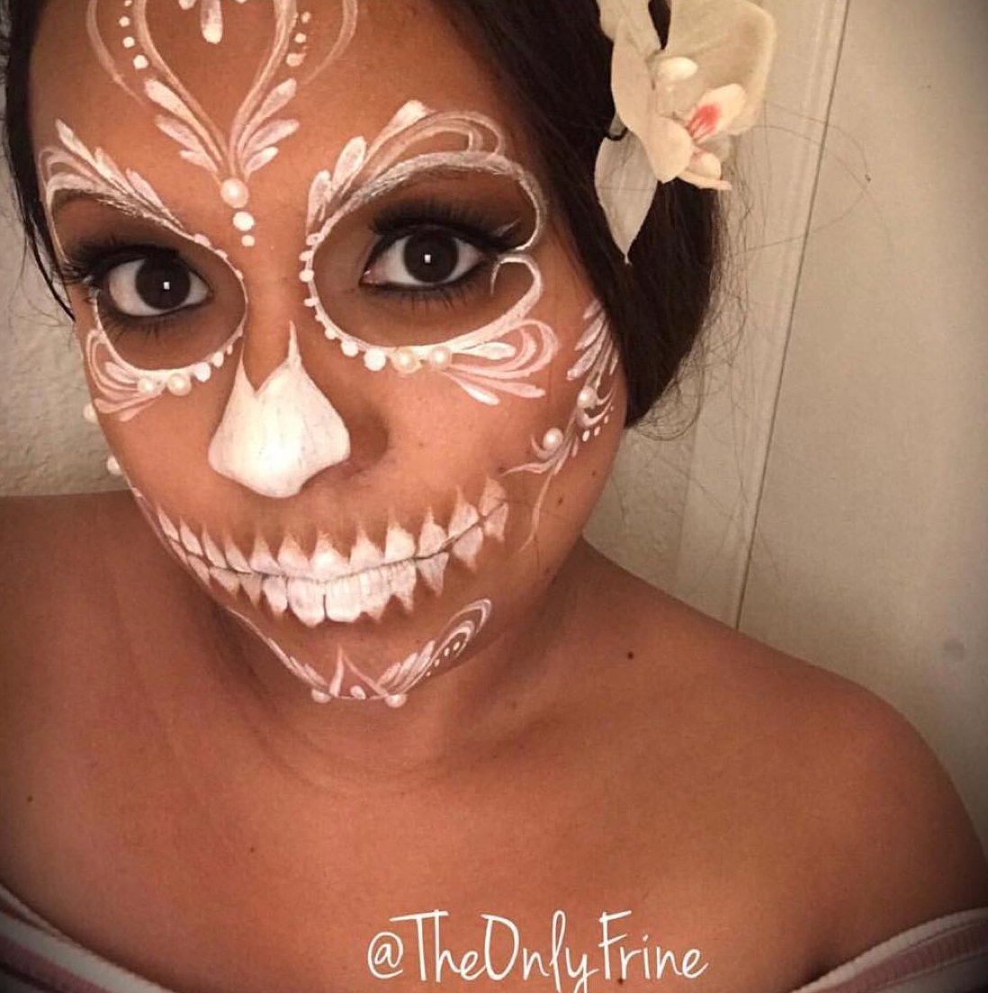 Bridal Bella 😻
Now This is Glam with a Pump Of Spooky.
#FrendsBeauty <a href="/theonlyfrine/">Friné 💜</a>
shop @frendsbeauty