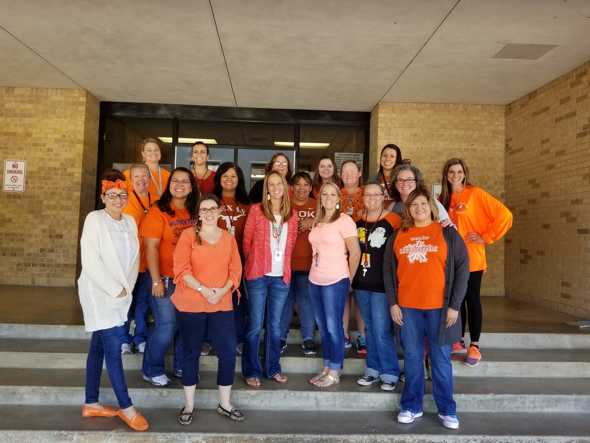NavarroLISD's tweet photo. #NavProud to stand against bullying on Unity Day! @LockhartISD #allsmiles #beautyindifference https://t.co/1TDmIMrYP8